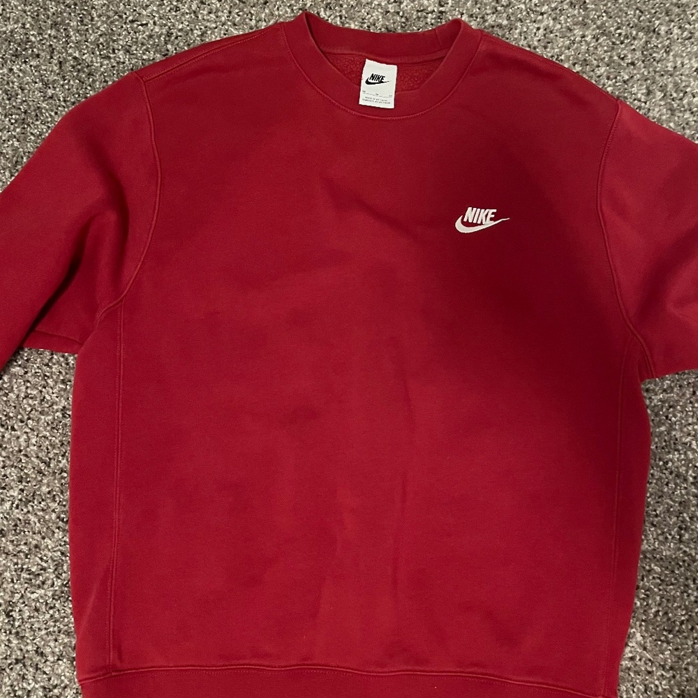 Nike Mens crewneck, size medium